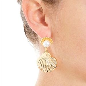 Reliquia Seashell Pearl Earrings